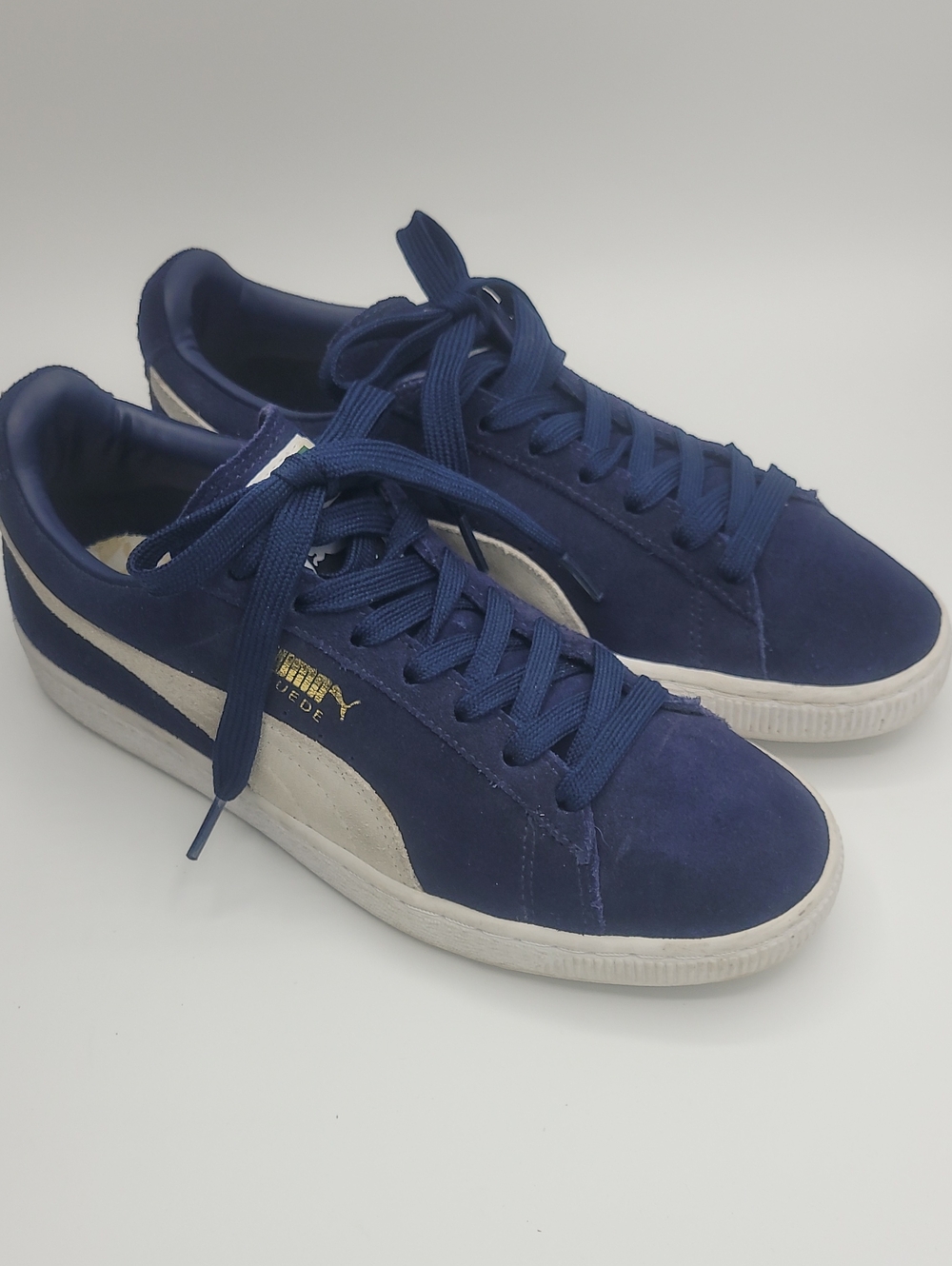 Puma Suede Women's/Men's Navy & White Low-Top Suede Sneakers 9.5/7.5